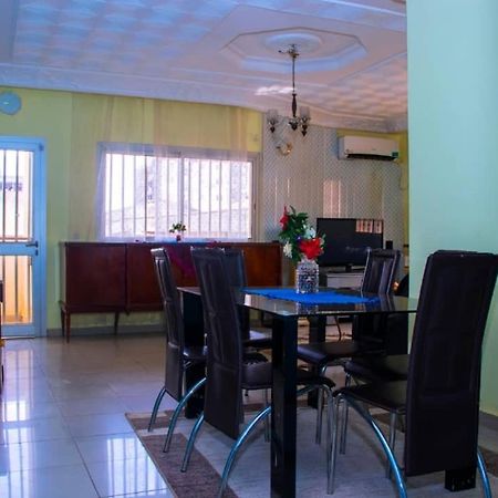 Appartement Meuble 2 Chambres Montee Jouvence Yaoundé Dış mekan fotoğraf