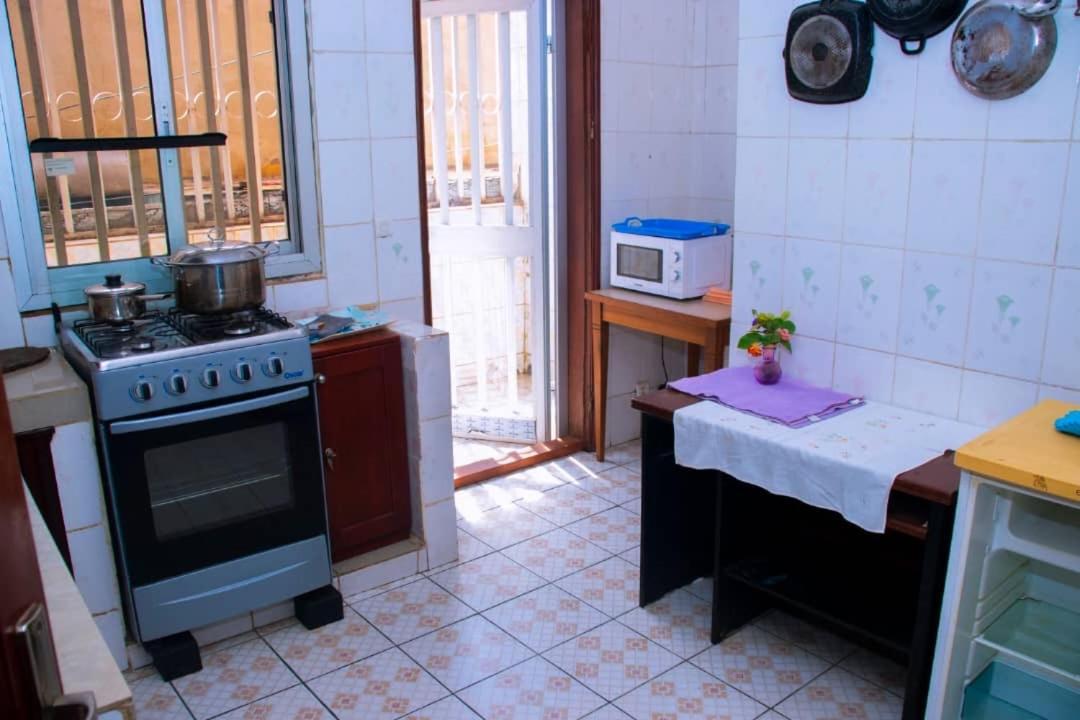 Appartement Meuble 2 Chambres Montee Jouvence Yaoundé Dış mekan fotoğraf