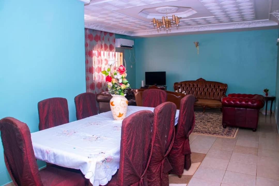 Appartement Meuble 2 Chambres Montee Jouvence Yaoundé Dış mekan fotoğraf