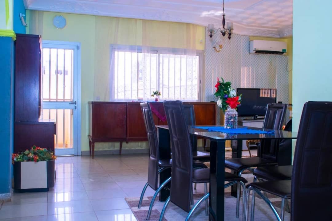 Appartement Meuble 2 Chambres Montee Jouvence Yaoundé Dış mekan fotoğraf