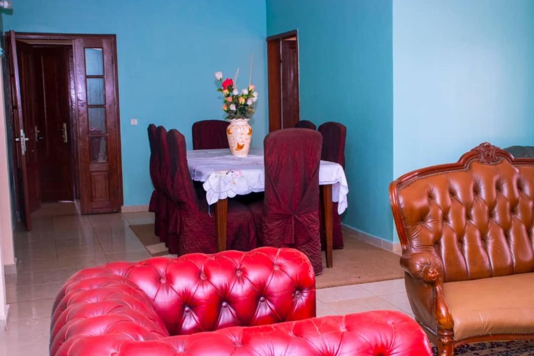 Appartement Meuble 2 Chambres Montee Jouvence Yaoundé Dış mekan fotoğraf