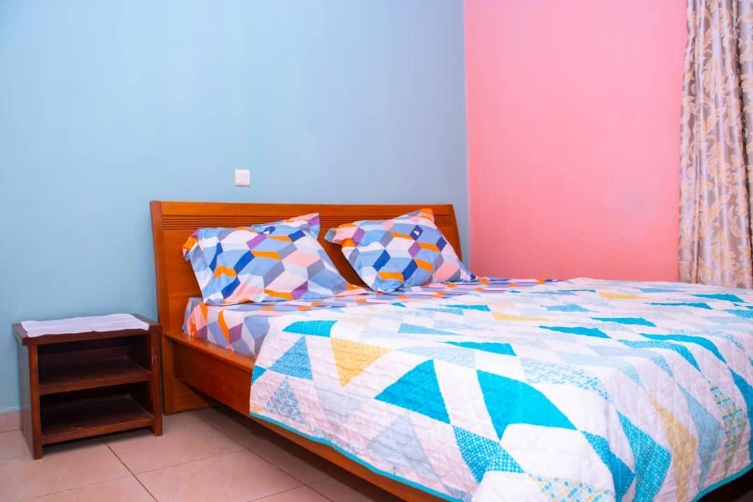 Appartement Meuble 2 Chambres Montee Jouvence Yaoundé Dış mekan fotoğraf