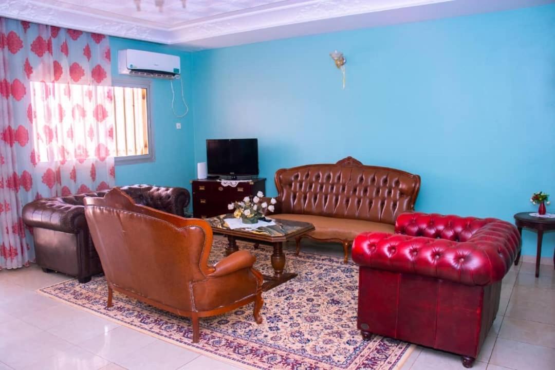 Appartement Meuble 2 Chambres Montee Jouvence Yaoundé Dış mekan fotoğraf